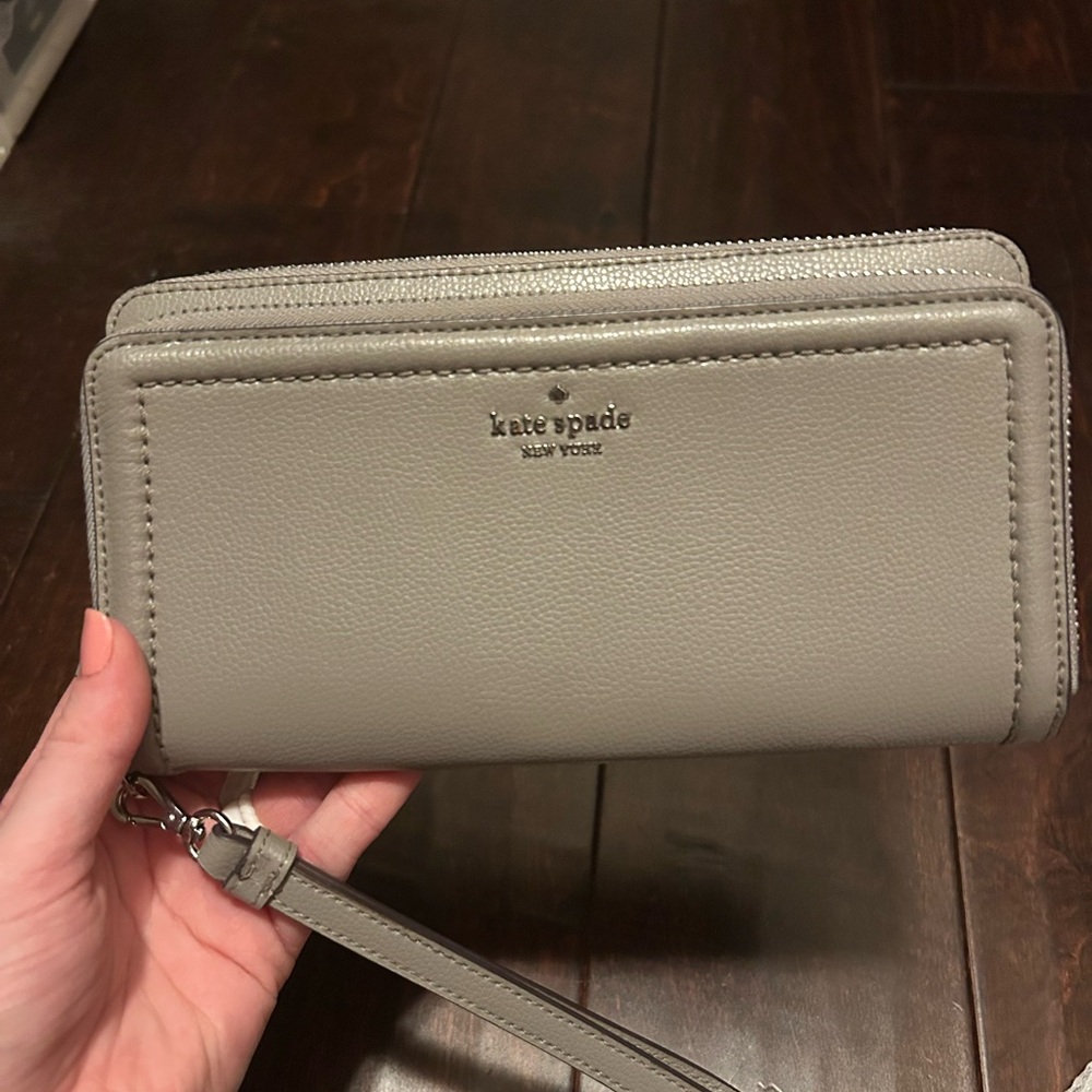 Kate Spade Gray Wallet with Zip-Around Closure - Picture 2 of 11